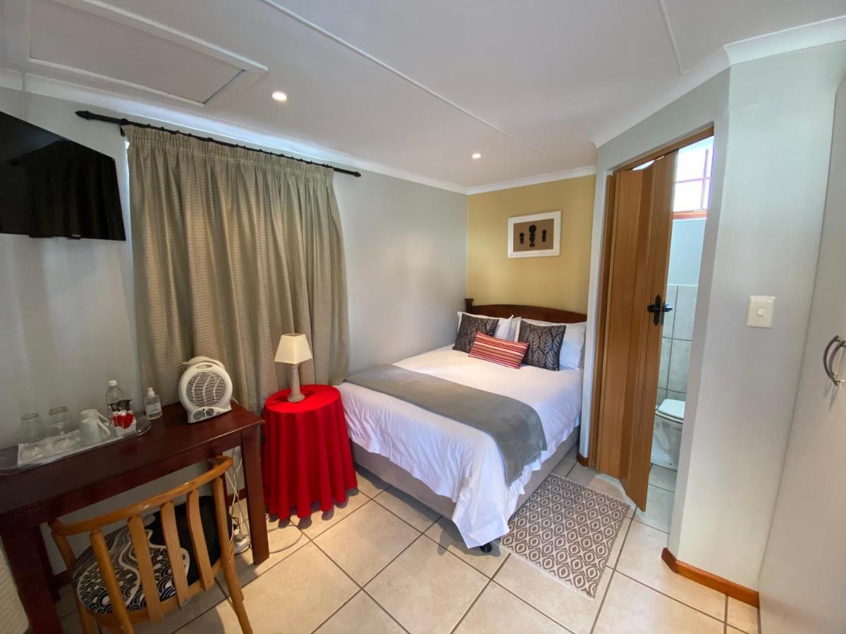 88 Baron Van Reede Guesthouse Oudtshoorn Dış mekan fotoğraf